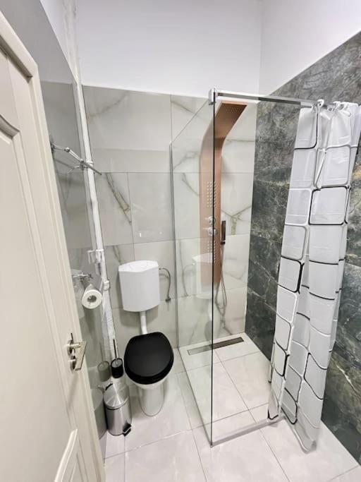 Apartament In Centrul Istoric Орадя Экстерьер фото