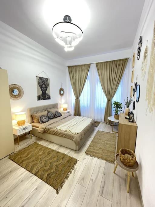 Apartament In Centrul Istoric Орадя Экстерьер фото